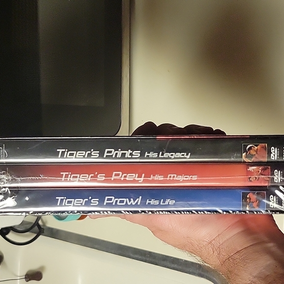 Tiger Woods 3 DVD set. Brand new. 225 minutes - Picture 4 of 4